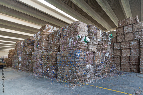 Recycling of waste paper