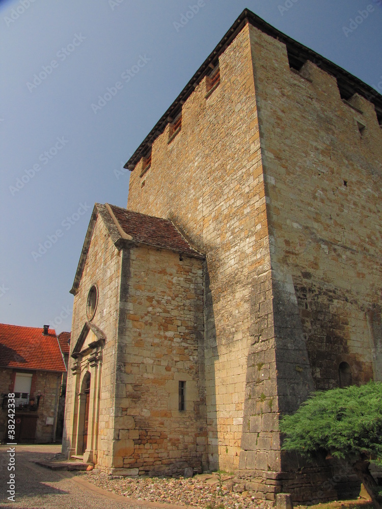Eglise fortifiée ; Saint-Pierre-Toirac ; Lot ; Haut-Quercy