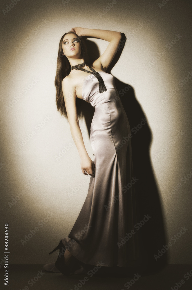 Fototapeta premium Fashion portrait of young woman (ancient style)
