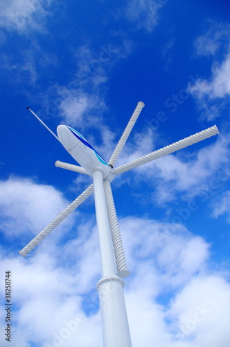 青い空と風車