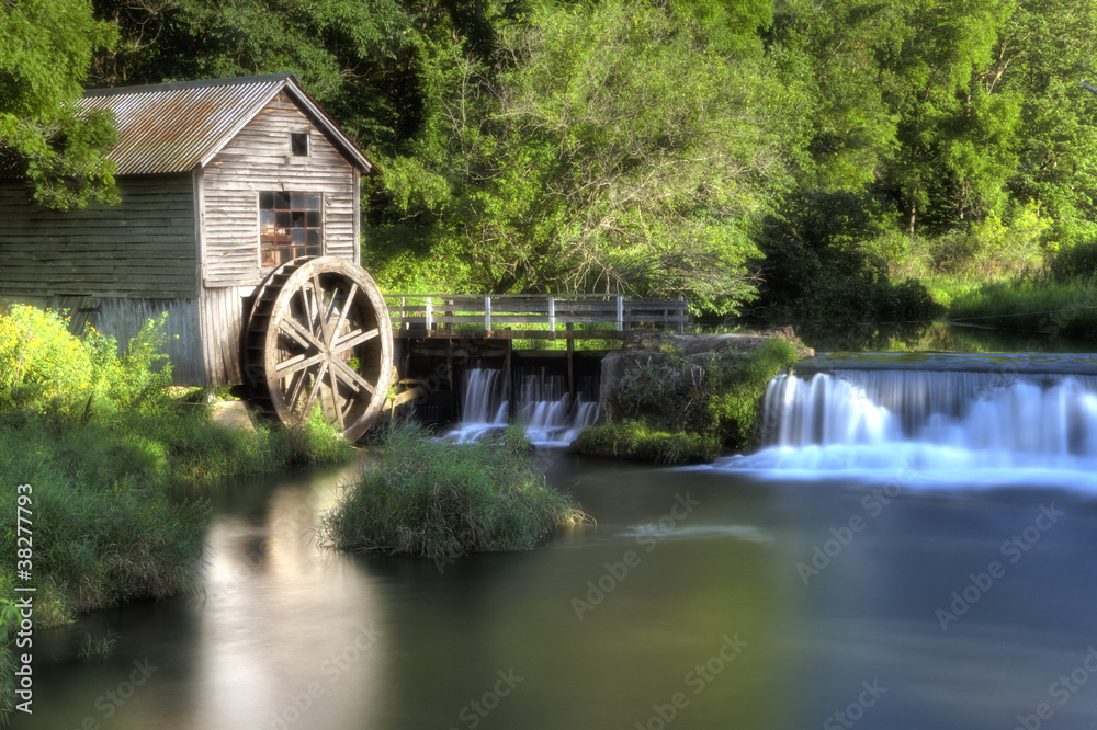 Antique Water Wheel and dam on river - obrazy, fototapety, plakaty 
