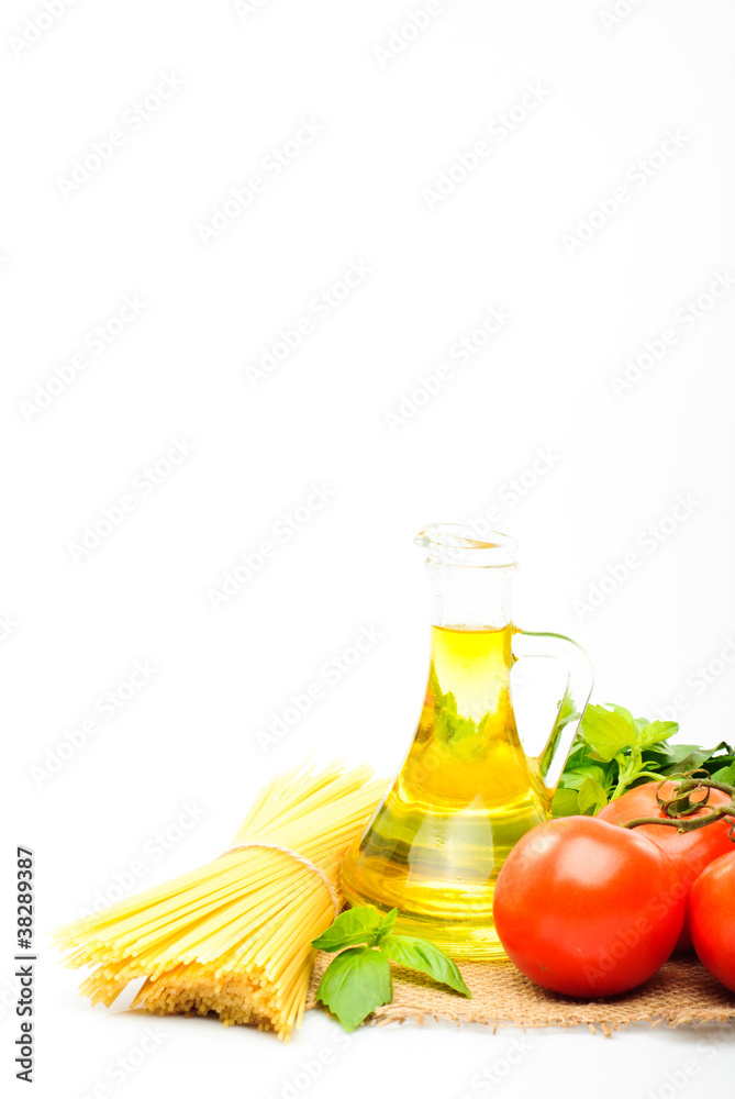 Spaghetti with tomatoes, olive oil and basil Spaghetti with tomatoes, olive oil and basil