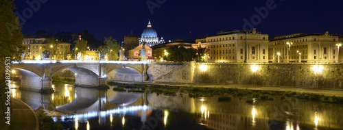 Fiume Tevere  Ponte Vittorio Emanuele II  Roma