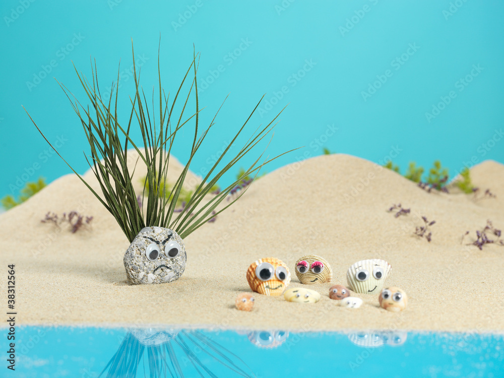 Obraz premium funny sea shells in a miniature landscape