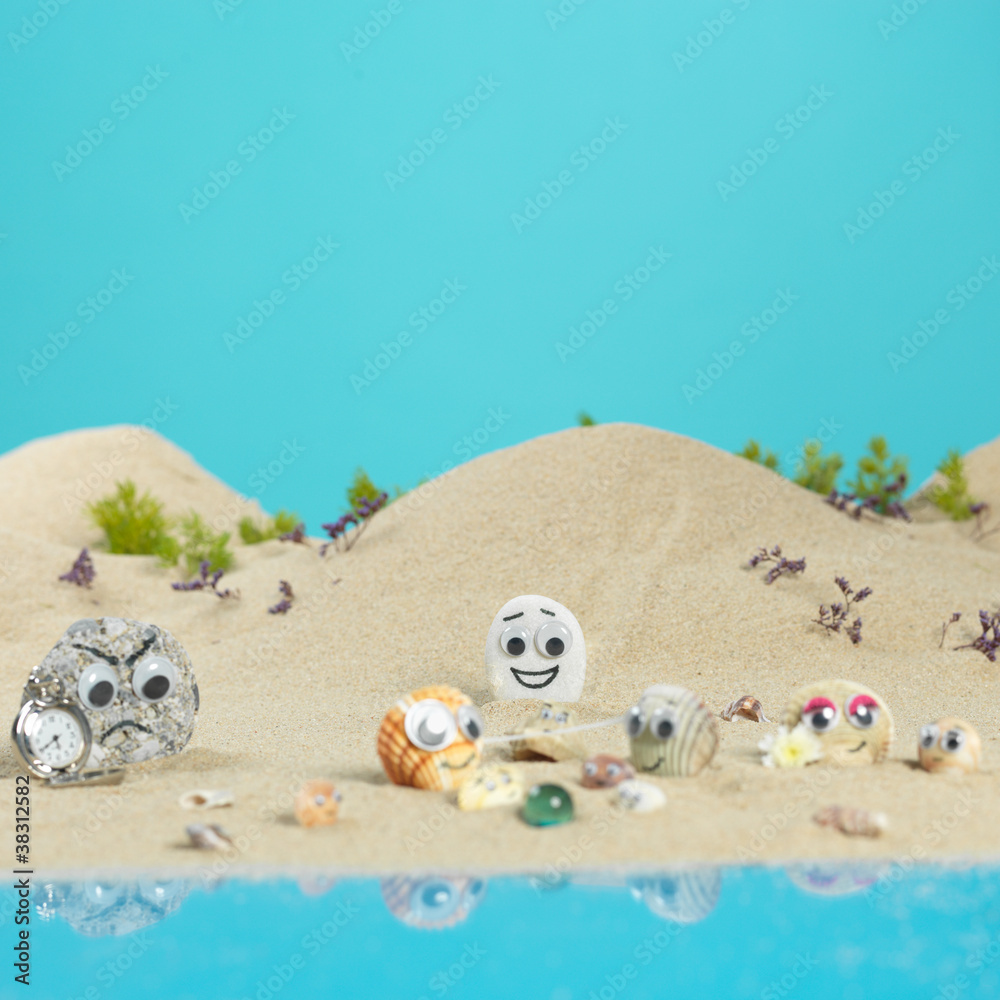 Obraz premium funny sea shells in a miniature landscape
