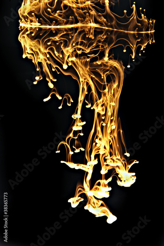 Obraz na płótnie ink in water black and yellow w salonie