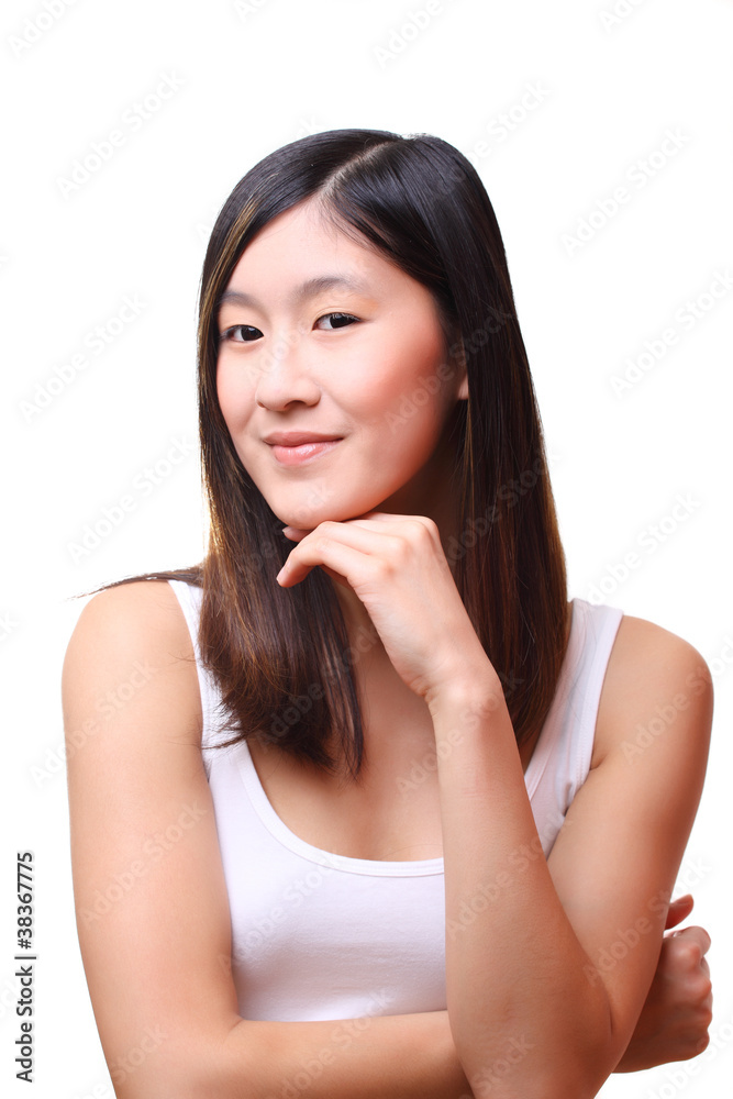 junge schöne asiatin mit reiner haut und langen haaren junge schöne asiatin mit reiner haut und langen haaren