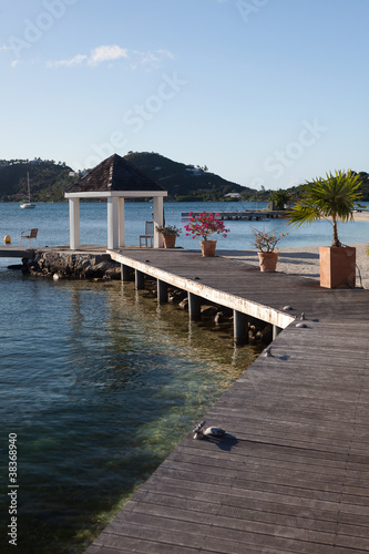 Plage et ponton de Baie Nettlé à Saint Martin (Côté Français) photo