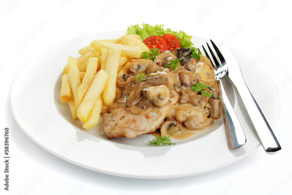 Jägerschnitzel mit Pommes frites