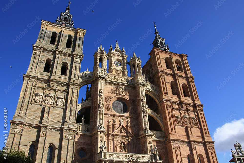 Fototapeta premium details of the famous Catholic cathedral in Astorga, Spain