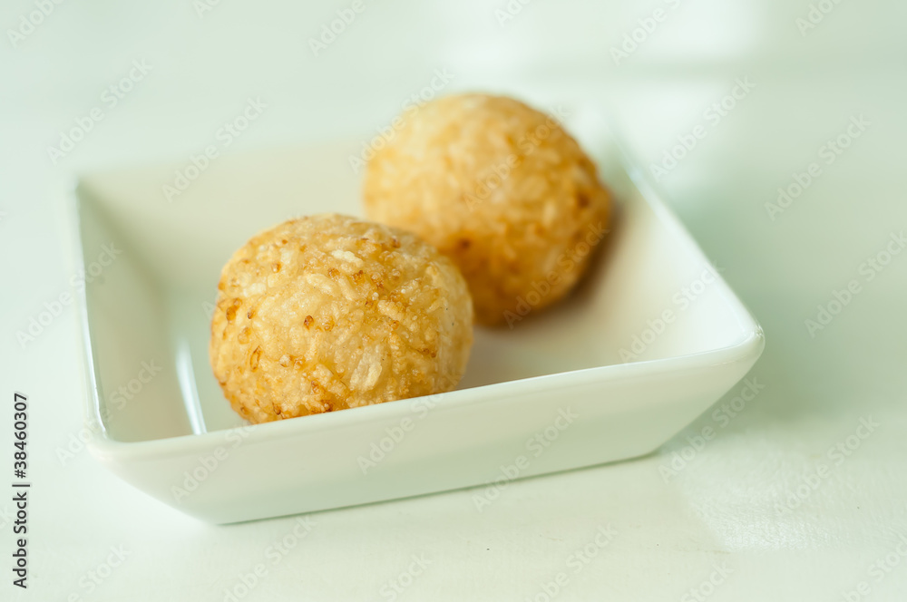 Sticky rice fried a round ball Sticky rice fried a round ball