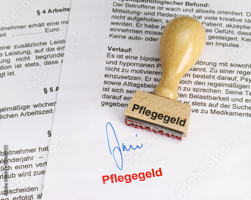 Stempel Pflegegeld auf Antrag photo