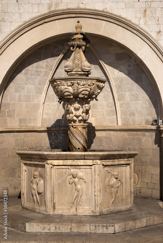 dubrovnik fountain photo