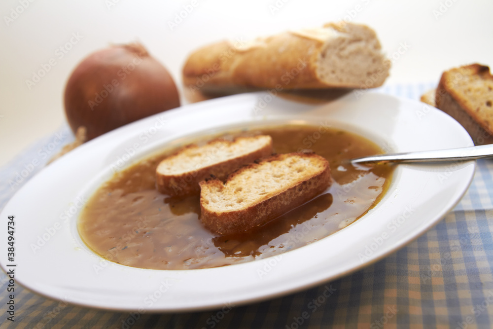 Zwiebelsuppe Zwiebelsuppe