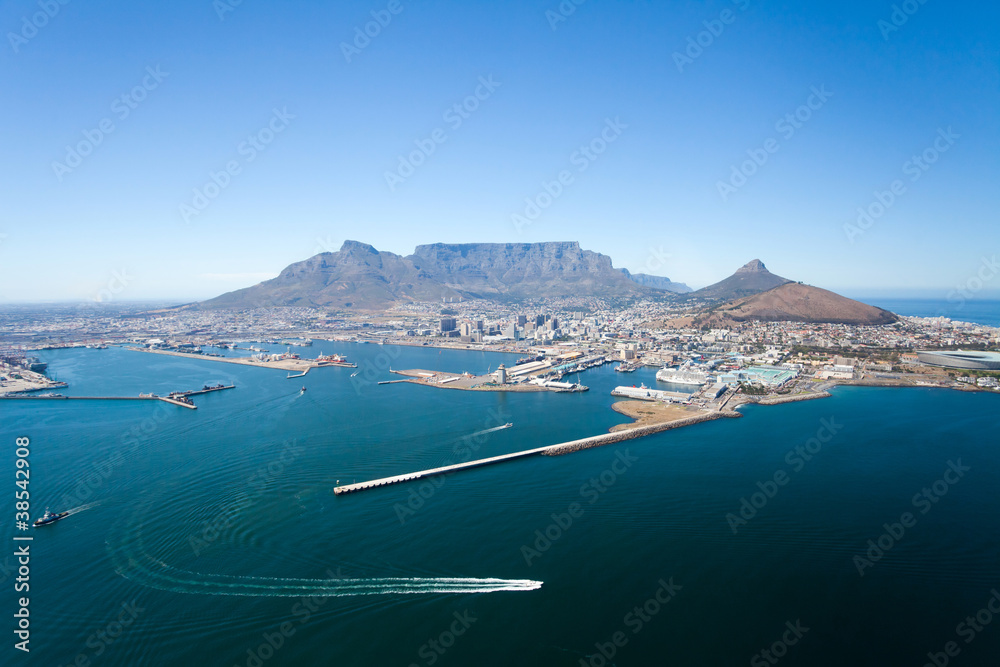 Naklejka premium widok z lotu ptaka Kapsztadu i góry stołowej, RPA