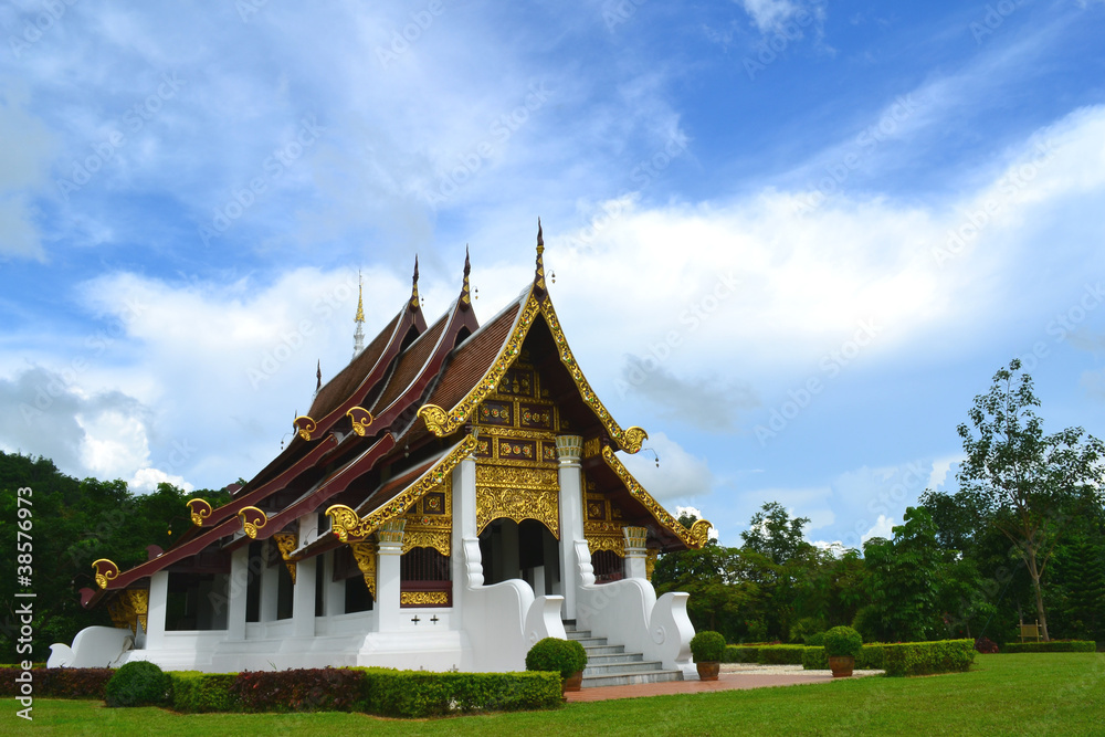Golden chapel, Chiang Rai