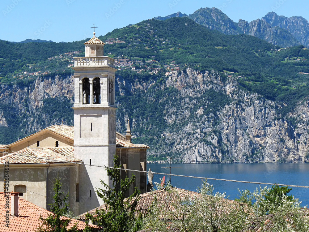 Fototapeta premium Malcesine nad jeziorem Garda