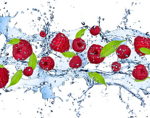 Deken met foto Opspattend water Fresh raspberries in water splash, isolated on white background  © Jag_cz