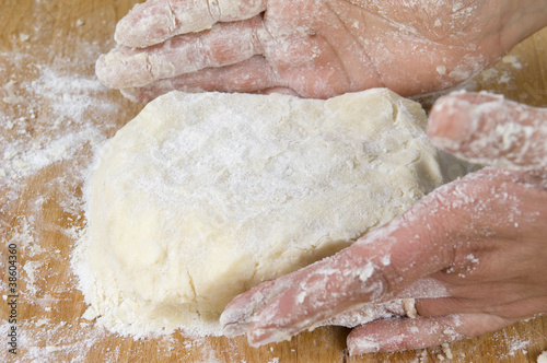 Preparazione pasta frolla