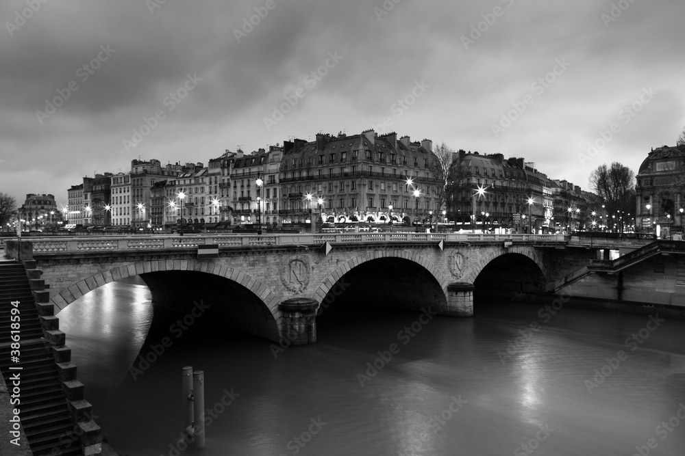 Fototapeta premium Pont Saint Michel a Paris