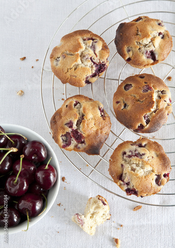 Muffins und Kirschen