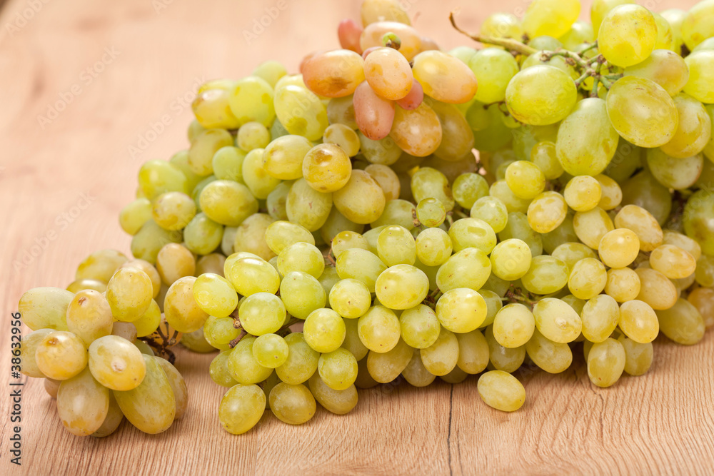 Fresh green grapes Fresh green grapes