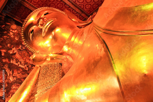 Reclining Buddha statue in ...