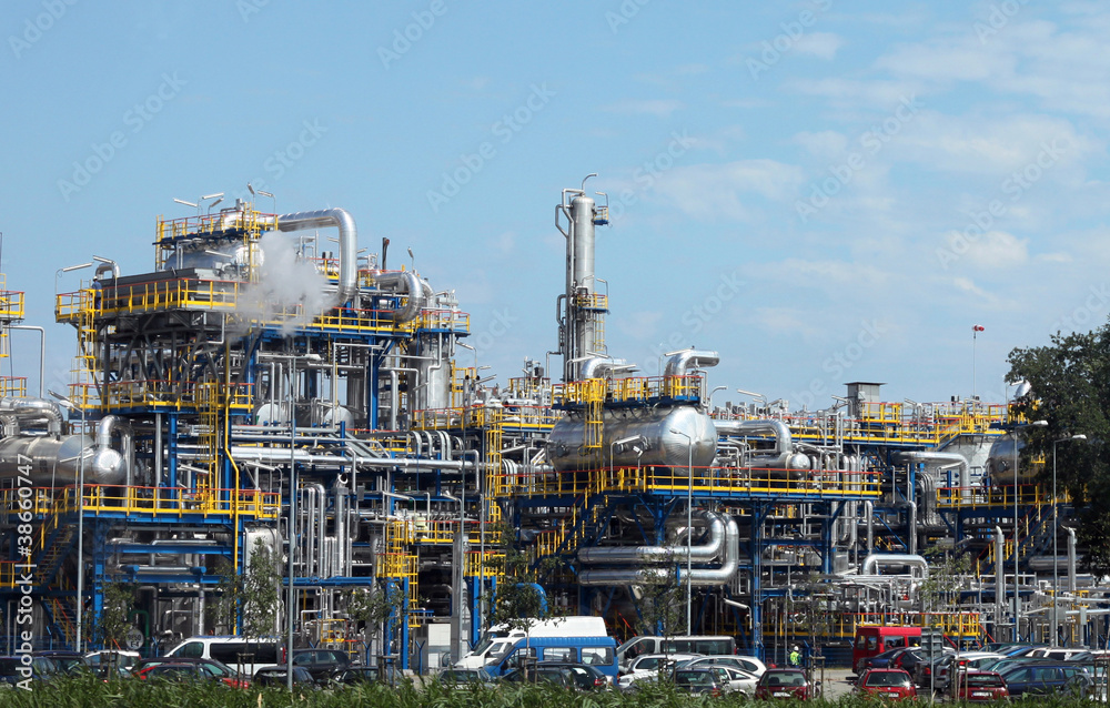 Нефтеперерабатывающий комплекс (Польша)