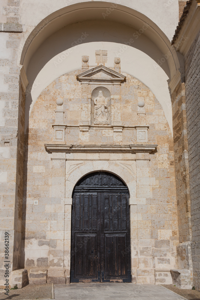 Entrada de la iglesia de San Andres, Carrion de los Condes, Tier