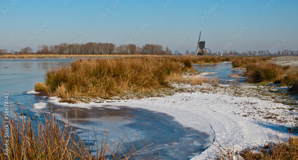 Dutch winterlandscape with ice and snow