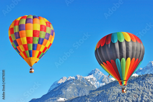 hot air ballon © totophotos