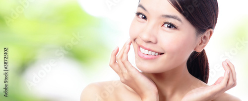 Obraz na plátně close up of Beauty woman Face and hand touch