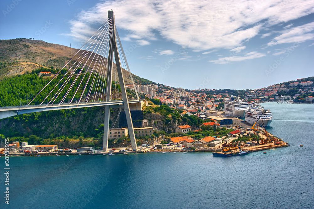 Fototapeta premium Bridge and port in Dubrovnik