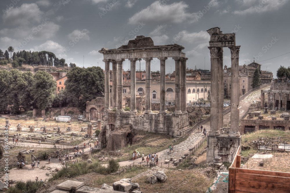 Roma, il Foro, templi di Vespasiano e di Saturno