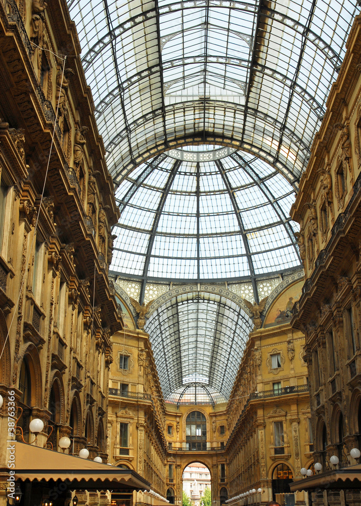 Italy, Milan The Vittorio Emanuele gallery