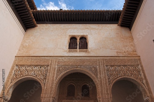 Fototapeta Naklejka Na Ścianę i Meble -  Courtyard in Alhambra palace in Granada, Spain