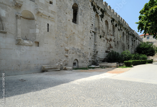 Mur du nord du Palais de Dioclétien à Split en Croatie