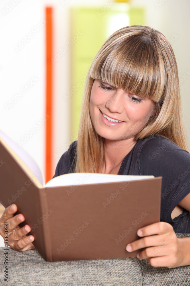 Girl reading Girl reading