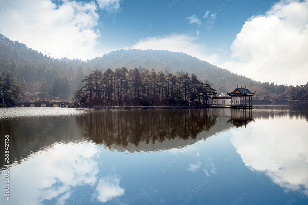 Naklejka premium lake landscape in lushan