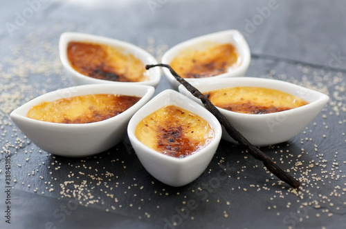 Fototapeta Naklejka Na Ścianę i Meble -  crème brûlée en étoile 7