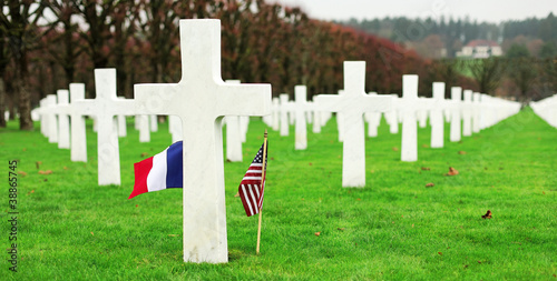 Drapeaux au mémorial Américain de Romagne photo