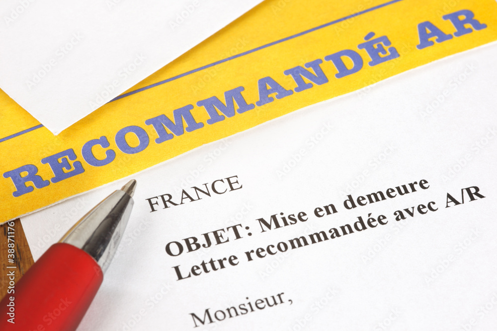 Obraz premium Lettre recommandé mise en deumeure