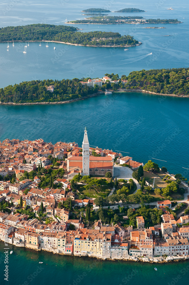 Fototapeta premium Luftaufnahme von Rovinj-Istrien im Sommer.