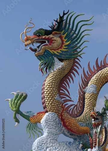 Chinese style dragon statue © potowizard