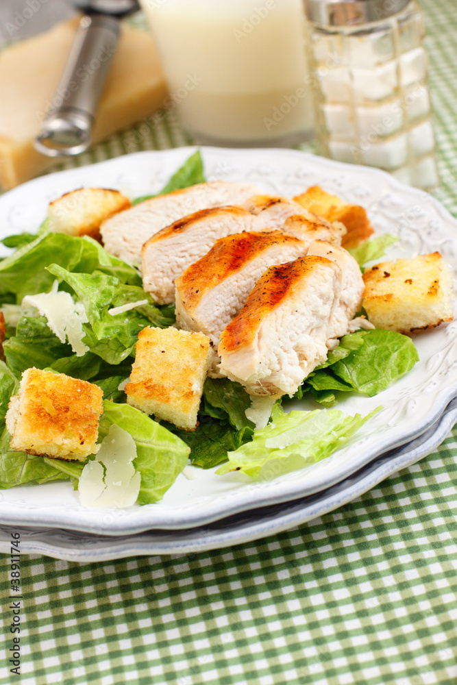 Ceasar salad with grilled chicken