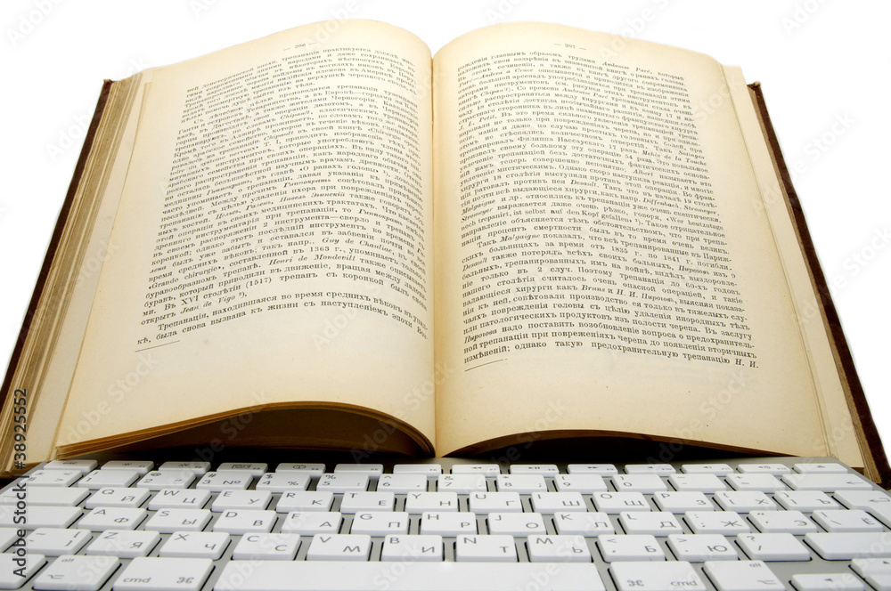 Obraz premium клавиатура и книга