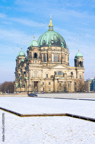 Berliner Dom Winter Schnee