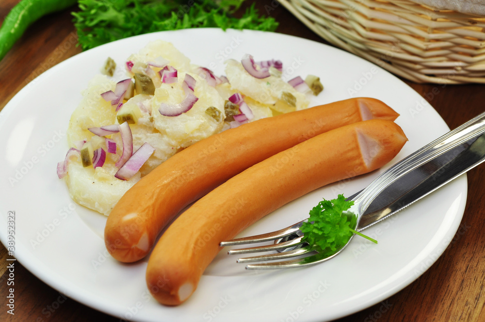 Wienerwurst mit Kartoffelsalat Wienerwurst mit Kartoffelsalat