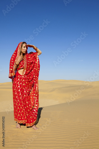 Young women wearing a saree, Thar Desert
