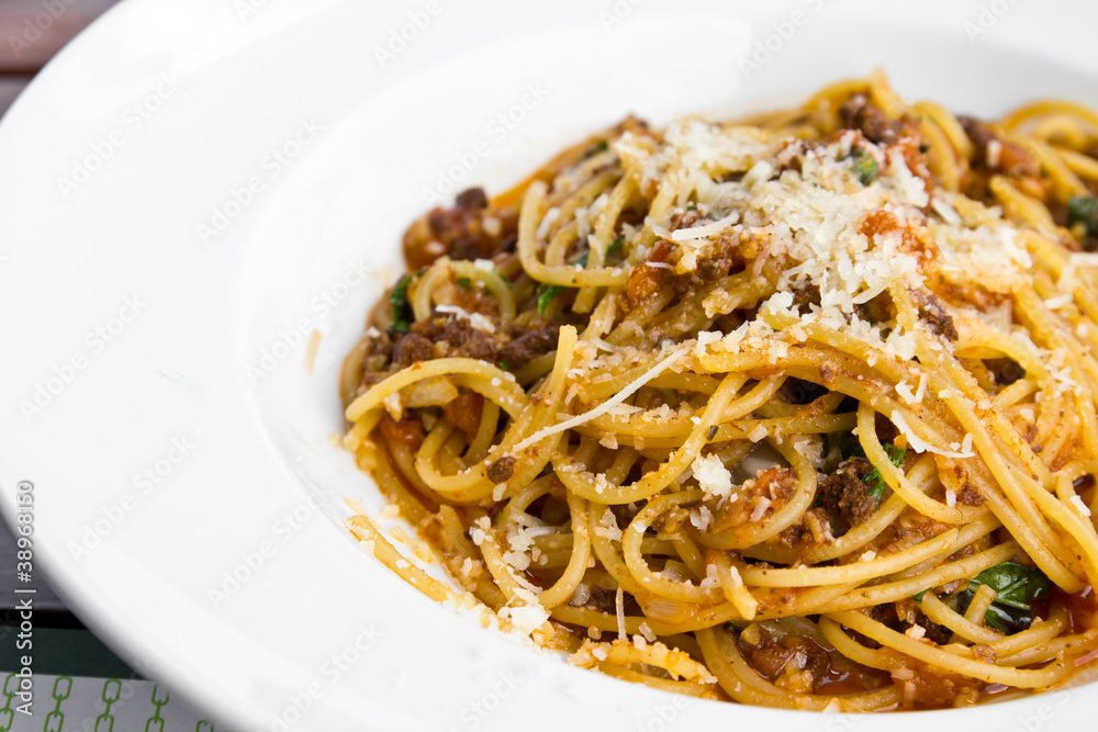 Spaghetti noodles with meat sauce